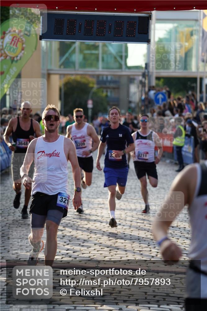 13.06.2025 - Holstenköstenlauf Felixshl http://msf.ph/oto/7957893 13.06.2025 19:48:39 Laufen 2362, 2691, 2819, 3052, 3209, 3210, 3211, 3219, 3648, 3787 meine-sportfotos.de