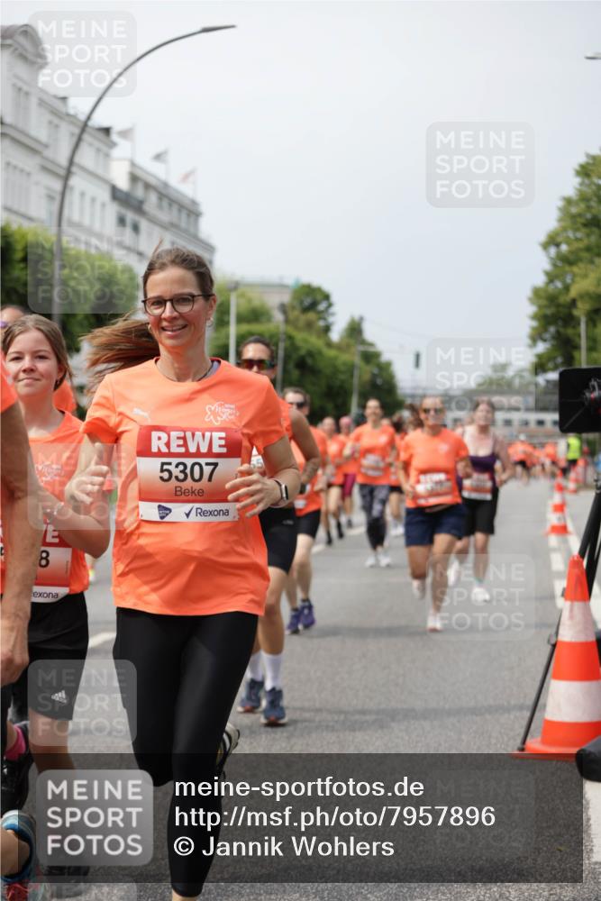 15.06.2025 - REWE Women's Run Jannik Wohlers http://msf.ph/oto/7957896 15.06.2025 09:44:13 Laufen 8, 5307 meine-sportfotos.de