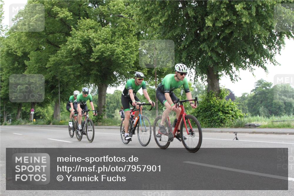15.06.2025 - 7 Türme Triathlon Yannick Fuchs http://msf.ph/oto/7957901 15.06.2025 10:02:55 Radfahren  meine-sportfotos.de