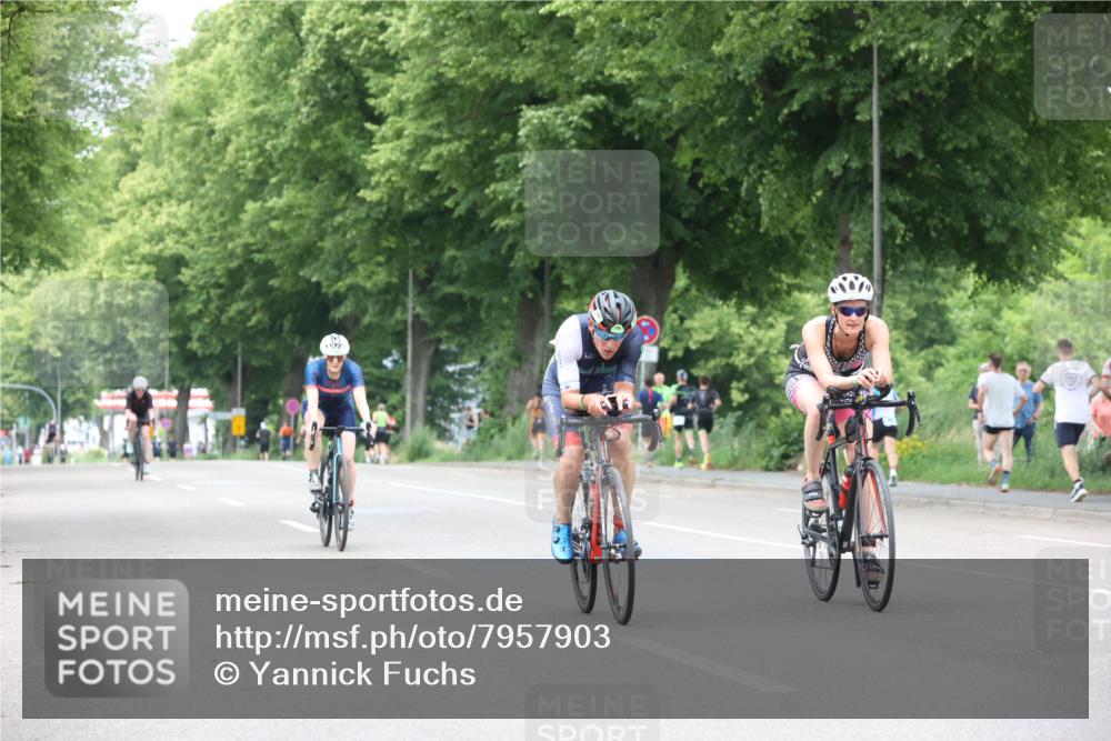 15.06.2025 - 7 Türme Triathlon Yannick Fuchs http://msf.ph/oto/7957903 15.06.2025 13:44:54 Radfahren 216, 352, 520, 601, 1050, 1159 meine-sportfotos.de