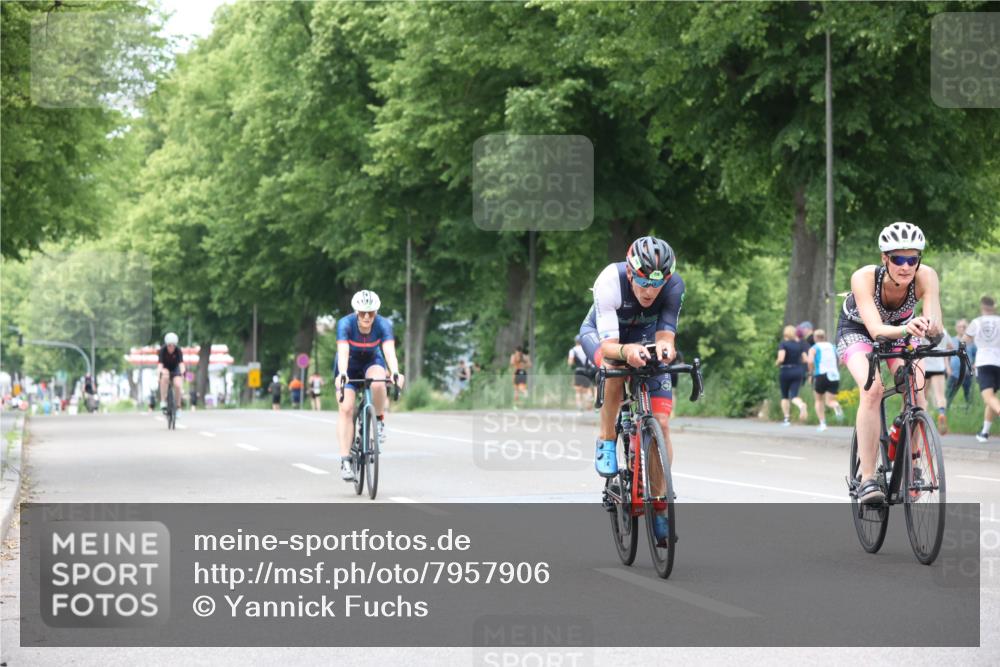 15.06.2025 - 7 Türme Triathlon Yannick Fuchs http://msf.ph/oto/7957906 15.06.2025 13:44:55 Radfahren 216, 352, 601, 1050, 1159 meine-sportfotos.de