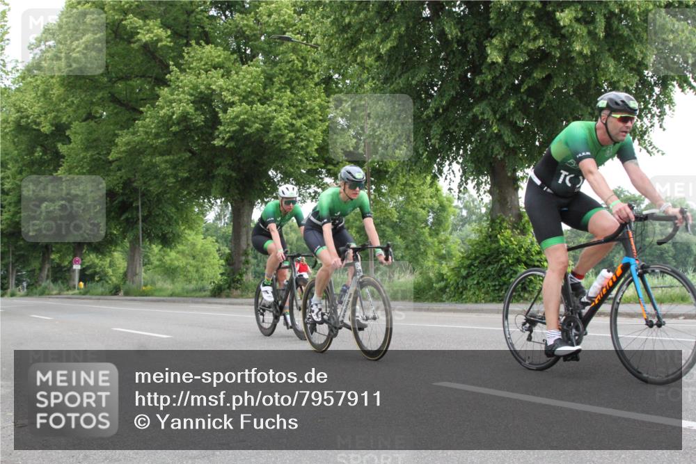 15.06.2025 - 7 Türme Triathlon Yannick Fuchs http://msf.ph/oto/7957911 15.06.2025 10:02:55 Radfahren  meine-sportfotos.de