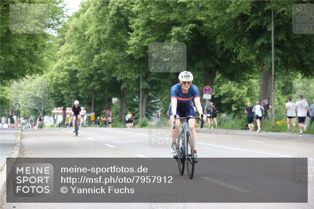 15.06.2025 - 7 Türme Triathlon Yannick Fuchs http://msf.ph/oto/7957912 15.06.2025 13:44:55 Radfahren 216, 352, 601, 1050, 1159 meine-sportfotos.de