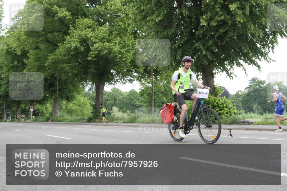15.06.2025 - 7 Türme Triathlon Yannick Fuchs http://msf.ph/oto/7957926 15.06.2025 10:03:38 Radfahren  meine-sportfotos.de