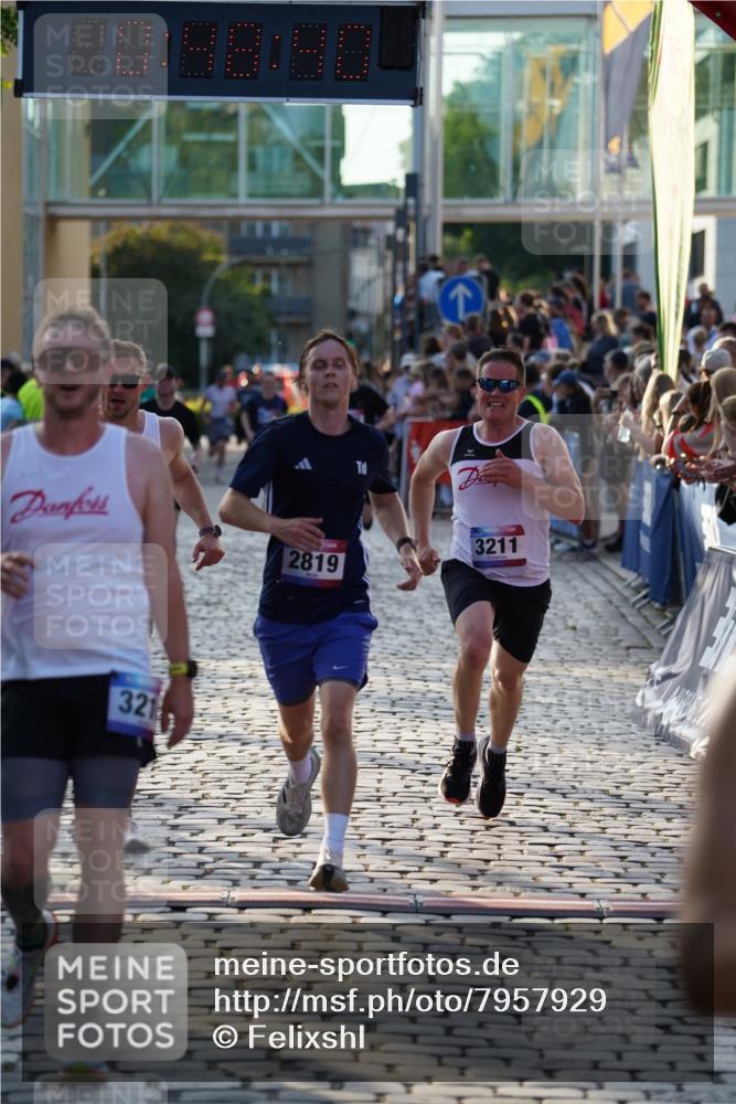 13.06.2025 - Holstenköstenlauf Felixshl http://msf.ph/oto/7957929 13.06.2025 19:48:40 Laufen 2362, 2691, 2819, 3052, 3209, 3210, 3211, 3219, 3648, 3787 meine-sportfotos.de
