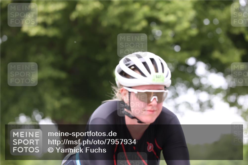 15.06.2025 - 7 Türme Triathlon Yannick Fuchs http://msf.ph/oto/7957934 15.06.2025 13:44:59 Radfahren 352, 601, 959 meine-sportfotos.de