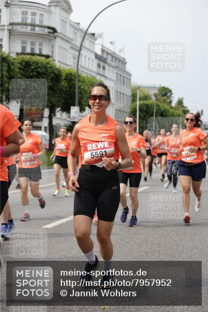 15.06.2025 - REWE Women's Run Jannik Wohlers http://msf.ph/oto/7957952 15.06.2025 09:44:14 Laufen 5591, 5379 meine-sportfotos.de