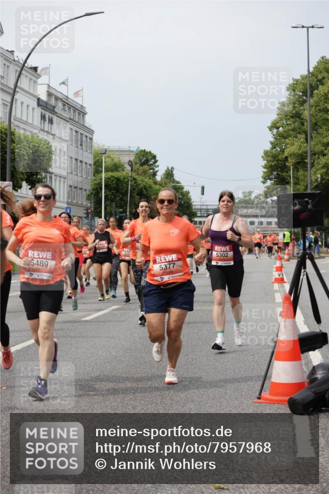 15.06.2025 - REWE Women's Run Jannik Wohlers http://msf.ph/oto/7957968 15.06.2025 09:44:15 Laufen 5489, 5190, 515, 5377, 5302 meine-sportfotos.de