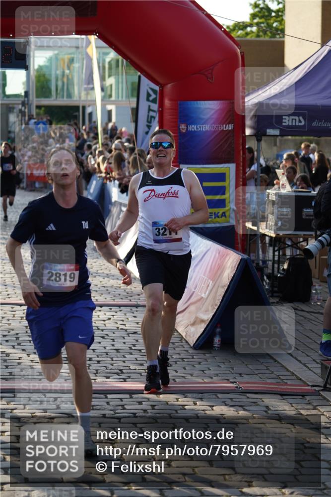 13.06.2025 - Holstenköstenlauf Felixshl http://msf.ph/oto/7957969 13.06.2025 19:48:41 Laufen 2362, 2691, 2819, 3052, 3209, 3210, 3211, 3219, 3648, 3787 meine-sportfotos.de