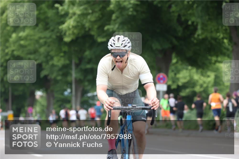 15.06.2025 - 7 Türme Triathlon Yannick Fuchs http://msf.ph/oto/7957988 15.06.2025 13:45:17 Radfahren 617, 1160 meine-sportfotos.de