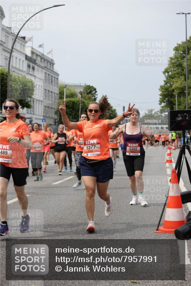 15.06.2025 - REWE Women's Run Jannik Wohlers http://msf.ph/oto/7957991 15.06.2025 09:44:15 Laufen 489, 5293, 55, 5377, 5302 meine-sportfotos.de