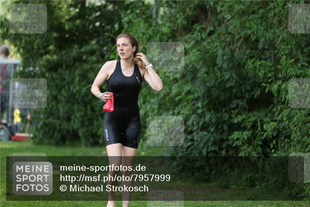 15.06.2025 - 7 Türme Triathlon Michael Strokosch http://msf.ph/oto/7957999 15.06.2025 12:37:23 Schwimmen 356, 368, 369, 491, 520, 556, 668 meine-sportfotos.de
