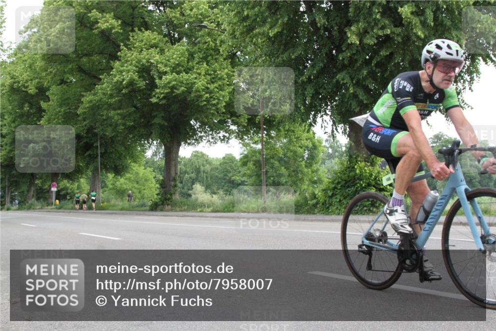 15.06.2025 - 7 Türme Triathlon Yannick Fuchs http://msf.ph/oto/7958007 15.06.2025 10:06:15 Radfahren  meine-sportfotos.de