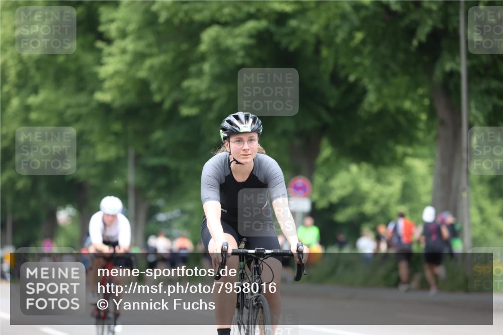 15.06.2025 - 7 Türme Triathlon Yannick Fuchs http://msf.ph/oto/7958016 15.06.2025 13:45:24 Radfahren 898, 1018, 1041 meine-sportfotos.de