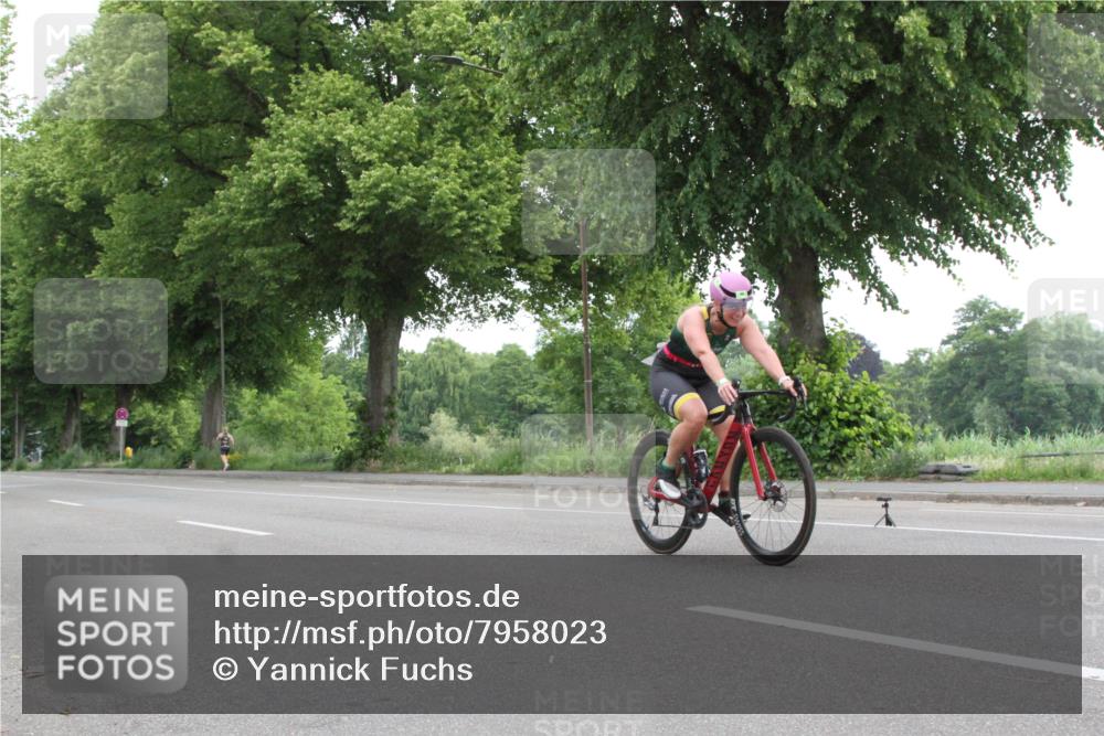15.06.2025 - 7 Türme Triathlon Yannick Fuchs http://msf.ph/oto/7958023 15.06.2025 10:07:19 Radfahren  meine-sportfotos.de