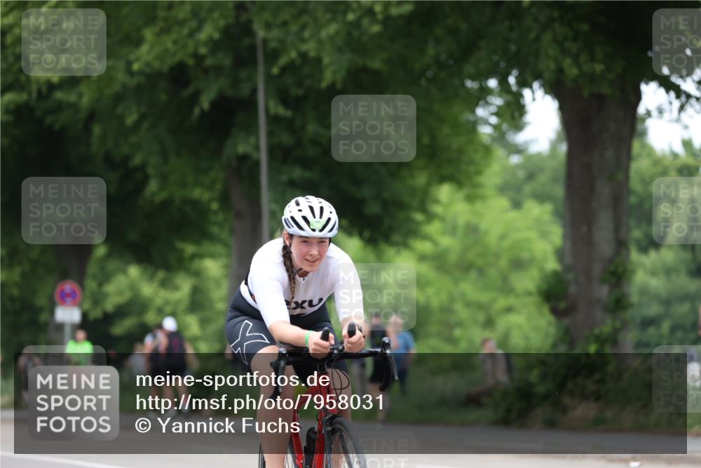 15.06.2025 - 7 Türme Triathlon Yannick Fuchs http://msf.ph/oto/7958031 15.06.2025 13:45:26 Radfahren 898, 1018, 1041 meine-sportfotos.de