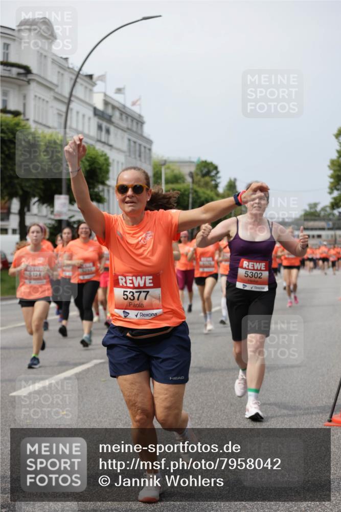 15.06.2025 - REWE Women's Run Jannik Wohlers http://msf.ph/oto/7958042 15.06.2025 09:44:16 Laufen 5124, 5377, 5302 meine-sportfotos.de