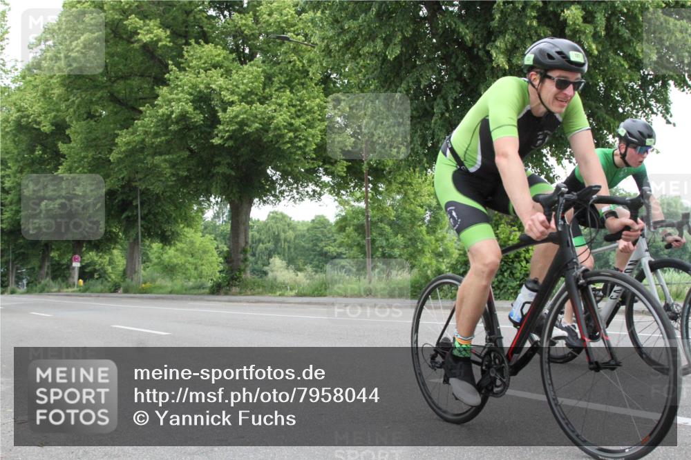 15.06.2025 - 7 Türme Triathlon Yannick Fuchs http://msf.ph/oto/7958044 15.06.2025 10:08:19 Radfahren  meine-sportfotos.de