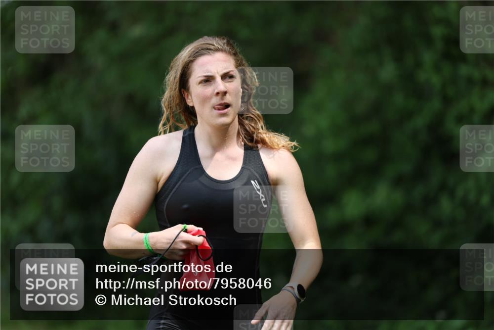 15.06.2025 - 7 Türme Triathlon Michael Strokosch http://msf.ph/oto/7958046 15.06.2025 12:37:28 Schwimmen 356, 368, 369, 491, 668 meine-sportfotos.de