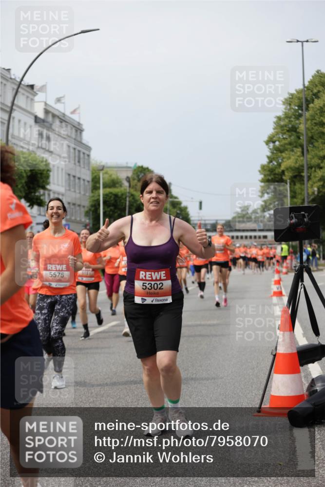 15.06.2025 - REWE Women's Run Jannik Wohlers http://msf.ph/oto/7958070 15.06.2025 09:44:16 Laufen 1112, 5575, 5151, 5302 meine-sportfotos.de
