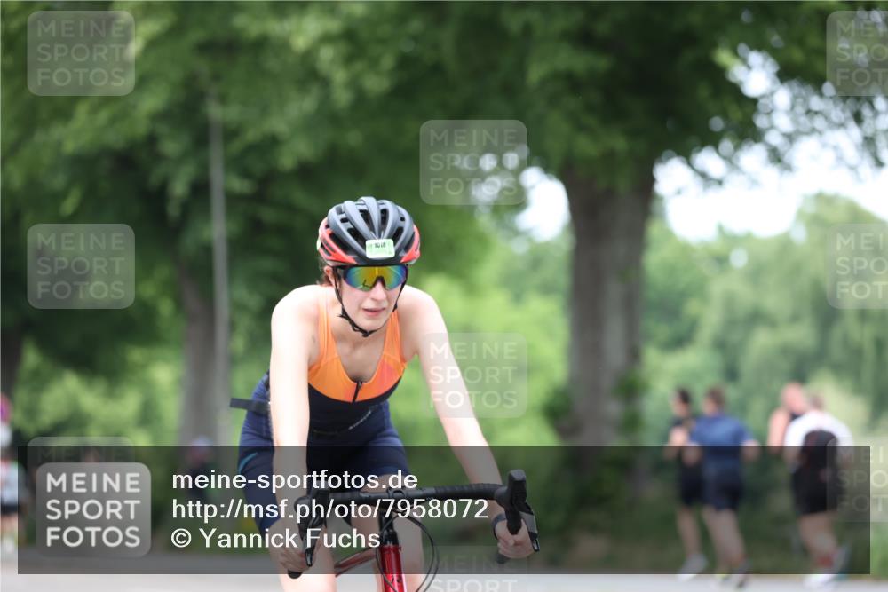 15.06.2025 - 7 Türme Triathlon Yannick Fuchs http://msf.ph/oto/7958072 15.06.2025 13:45:31 Radfahren 722, 1018, 1141 meine-sportfotos.de