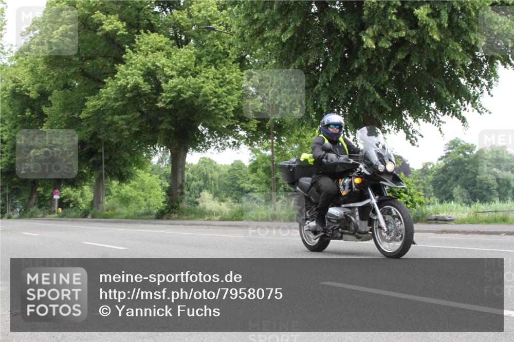 15.06.2025 - 7 Türme Triathlon Yannick Fuchs http://msf.ph/oto/7958075 15.06.2025 10:31:41 Radfahren  meine-sportfotos.de