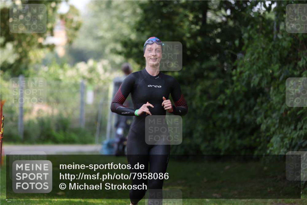 15.06.2025 - 7 Türme Triathlon Michael Strokosch http://msf.ph/oto/7958086 15.06.2025 12:37:40 Schwimmen 356, 368 meine-sportfotos.de