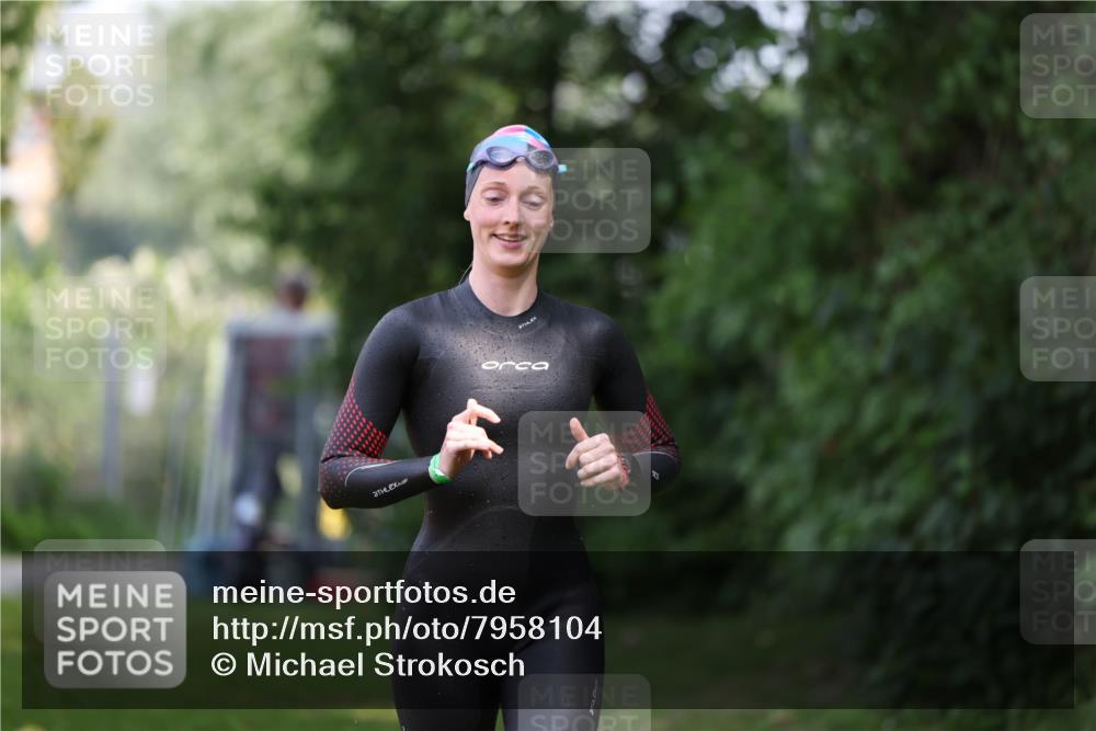 15.06.2025 - 7 Türme Triathlon Michael Strokosch http://msf.ph/oto/7958104 15.06.2025 12:37:41 Schwimmen 356 meine-sportfotos.de