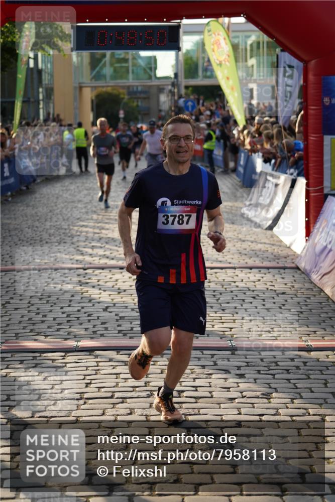13.06.2025 - Holstenköstenlauf Felixshl http://msf.ph/oto/7958113 13.06.2025 19:48:49 Laufen 2282, 2362, 2408, 2669, 2685, 2786, 3052, 3622, 3787 meine-sportfotos.de