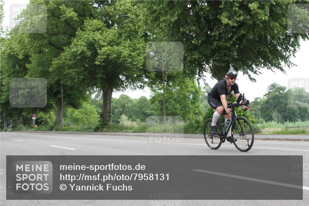 15.06.2025 - 7 Türme Triathlon Yannick Fuchs http://msf.ph/oto/7958131 15.06.2025 10:51:32 Radfahren  meine-sportfotos.de