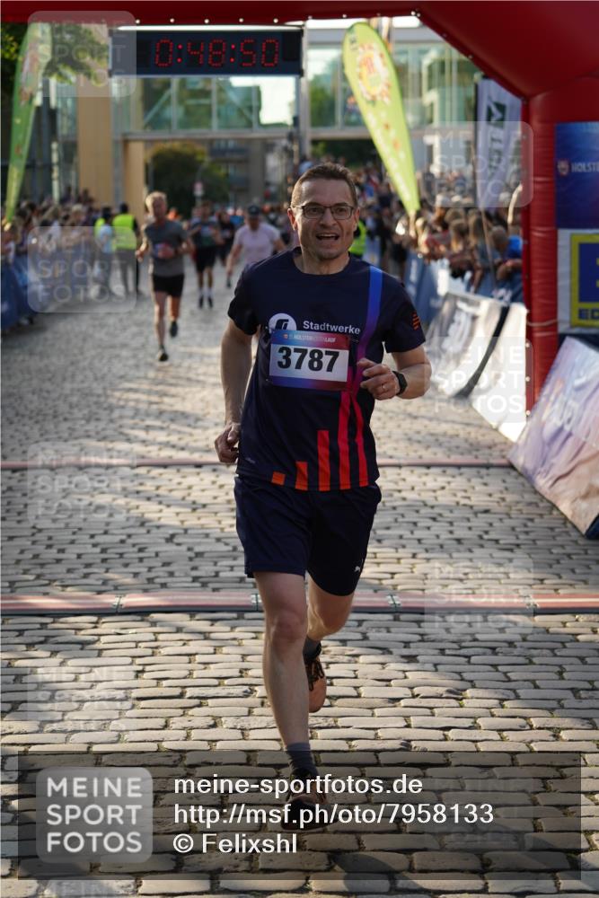 13.06.2025 - Holstenköstenlauf Felixshl http://msf.ph/oto/7958133 13.06.2025 19:48:49 Laufen 2282, 2362, 2408, 2669, 2685, 2786, 3052, 3622, 3787 meine-sportfotos.de