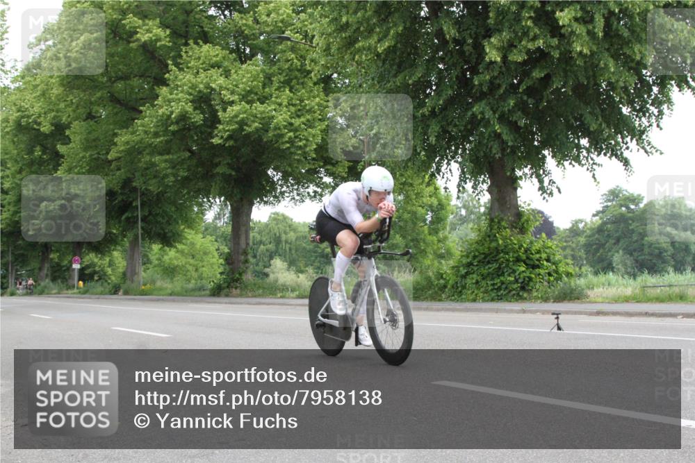 15.06.2025 - 7 Türme Triathlon Yannick Fuchs http://msf.ph/oto/7958138 15.06.2025 10:53:43 Radfahren  meine-sportfotos.de