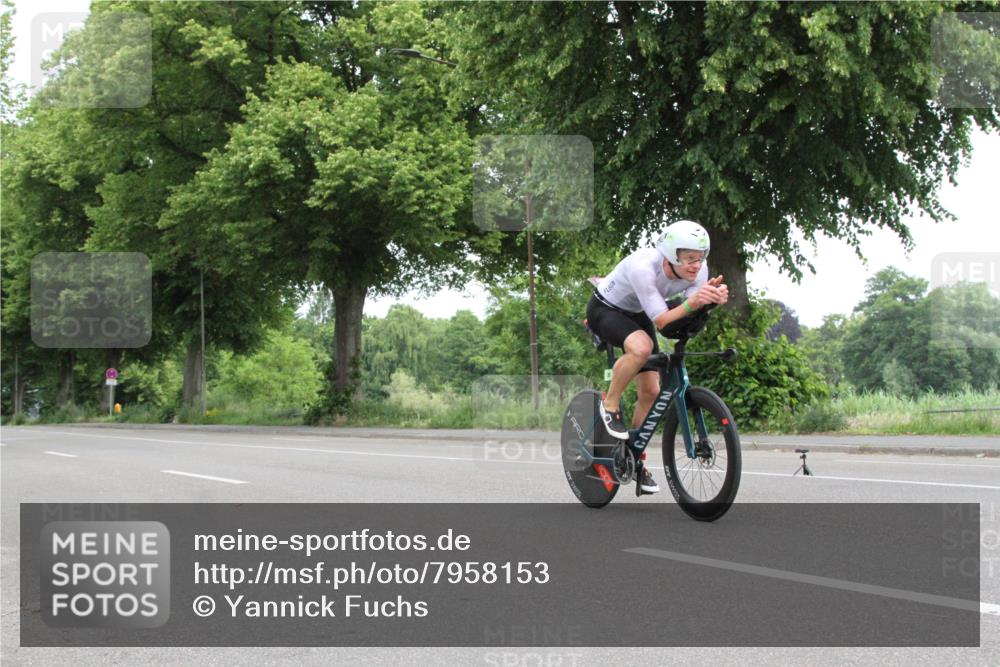 15.06.2025 - 7 Türme Triathlon Yannick Fuchs http://msf.ph/oto/7958153 15.06.2025 11:00:35 Radfahren  meine-sportfotos.de