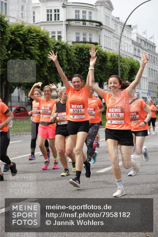 15.06.2025 - REWE Women's Run Jannik Wohlers http://msf.ph/oto/7958182 15.06.2025 09:44:19 Laufen 5151, 250, 5176, 5565, 5190, 342 meine-sportfotos.de