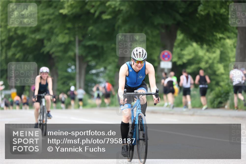 15.06.2025 - 7 Türme Triathlon Yannick Fuchs http://msf.ph/oto/7958187 15.06.2025 13:45:44 Radfahren 517, 529, 922, 1027, 1145 meine-sportfotos.de