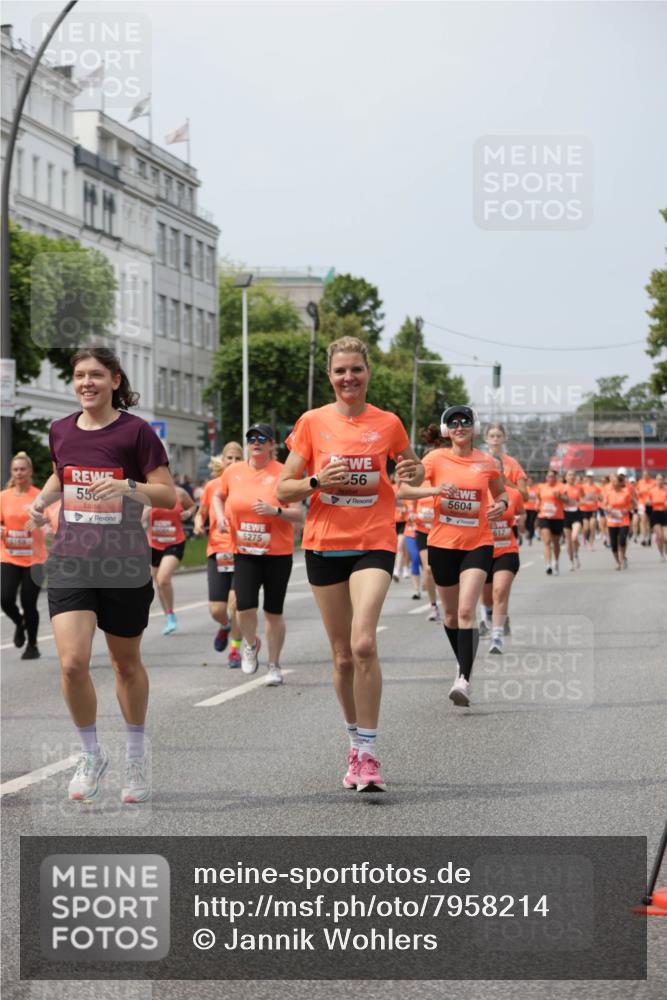 15.06.2025 - REWE Women's Run Jannik Wohlers http://msf.ph/oto/7958214 15.06.2025 09:44:20 Laufen 169, 55, 5275, 56, 5604, 617 meine-sportfotos.de