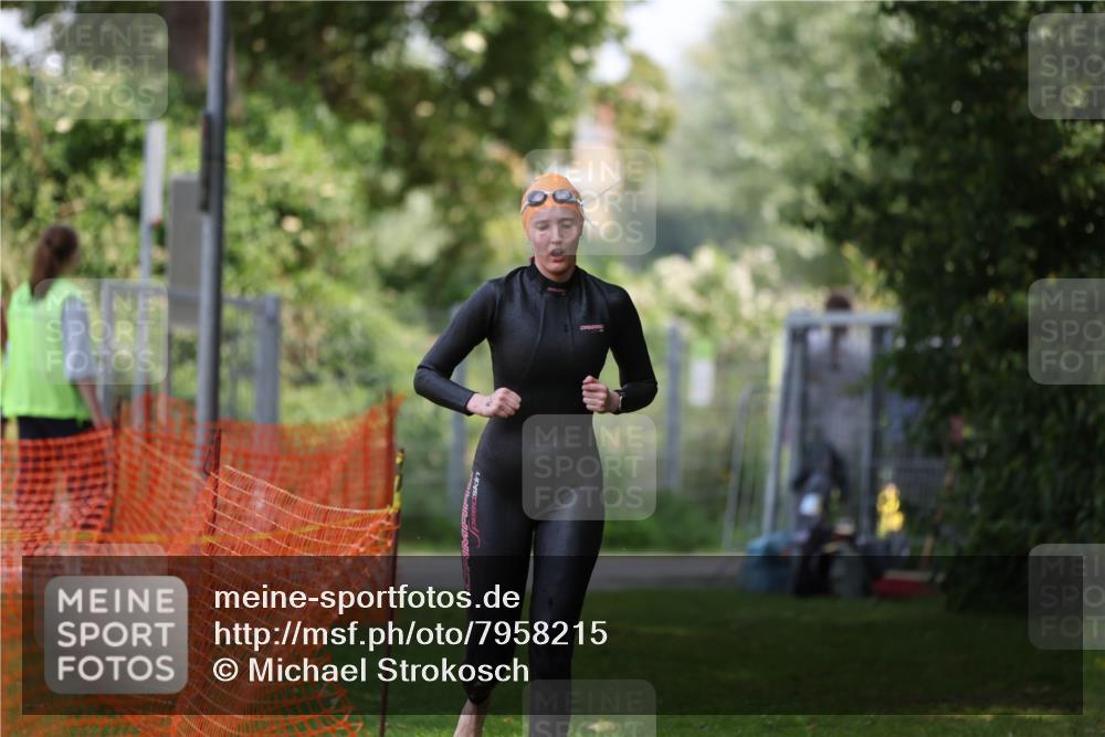 15.06.2025 - 7 Türme Triathlon Michael Strokosch http://msf.ph/oto/7958215 15.06.2025 12:39:15 Schwimmen 444, 517 meine-sportfotos.de