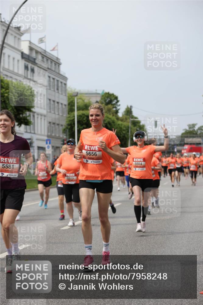 15.06.2025 - REWE Women's Run Jannik Wohlers http://msf.ph/oto/7958248 15.06.2025 09:44:21 Laufen 5581, 5275, 5656, 5604 meine-sportfotos.de