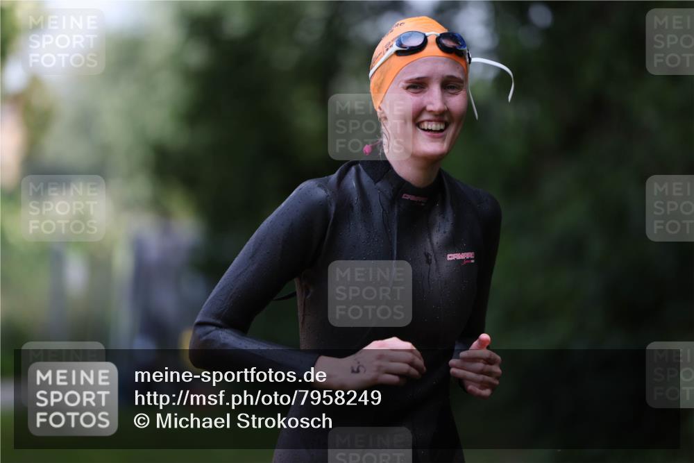 15.06.2025 - 7 Türme Triathlon Michael Strokosch http://msf.ph/oto/7958249 15.06.2025 12:39:17 Schwimmen 444, 517 meine-sportfotos.de