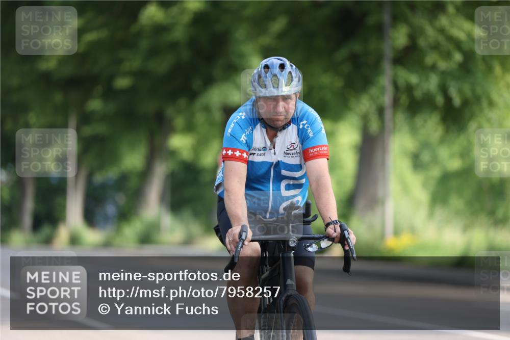 15.06.2025 - 7 Türme Triathlon Yannick Fuchs http://msf.ph/oto/7958257 15.06.2025 08:46:57 Radfahren  meine-sportfotos.de