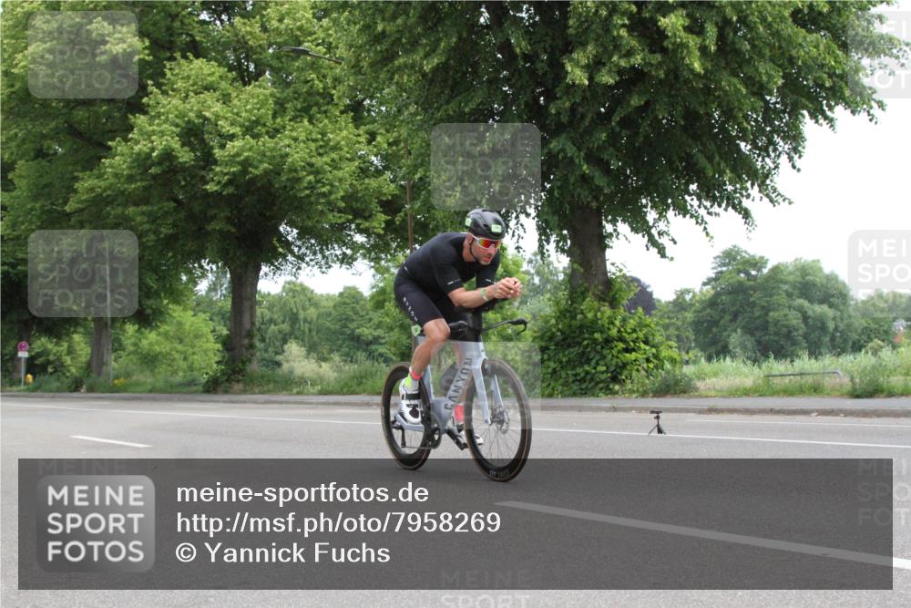 15.06.2025 - 7 Türme Triathlon Yannick Fuchs http://msf.ph/oto/7958269 15.06.2025 11:07:32 Radfahren  meine-sportfotos.de