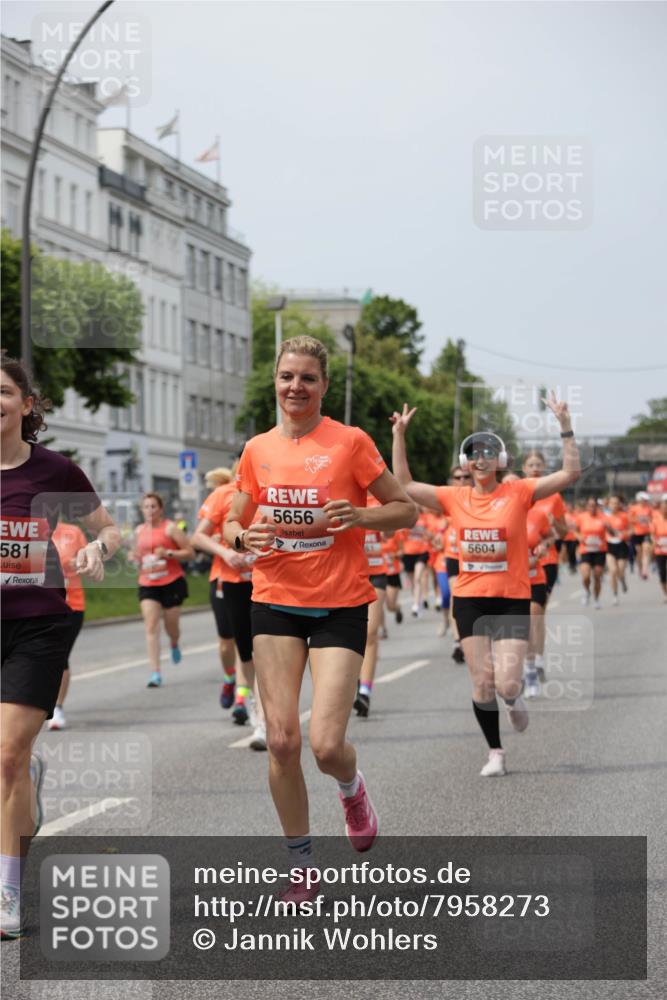 15.06.2025 - REWE Women's Run Jannik Wohlers http://msf.ph/oto/7958273 15.06.2025 09:44:21 Laufen 581, 5656, 5604 meine-sportfotos.de