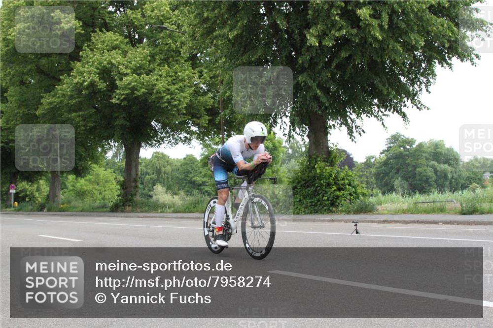 15.06.2025 - 7 Türme Triathlon Yannick Fuchs http://msf.ph/oto/7958274 15.06.2025 11:07:53 Radfahren  meine-sportfotos.de