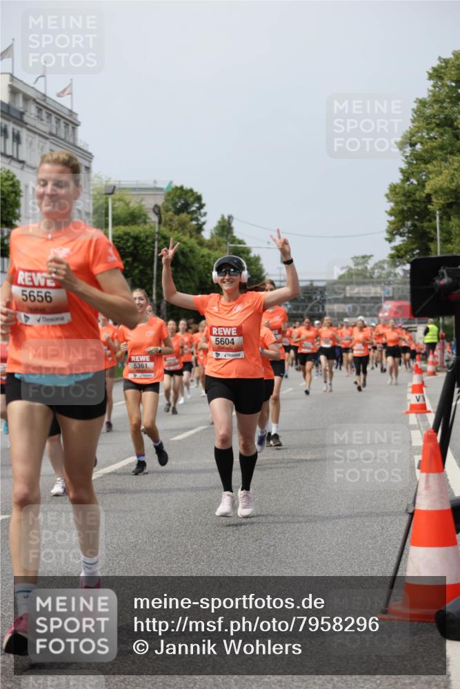 15.06.2025 - REWE Women's Run Jannik Wohlers http://msf.ph/oto/7958296 15.06.2025 09:44:21 Laufen 5656, 5361, 5604 meine-sportfotos.de