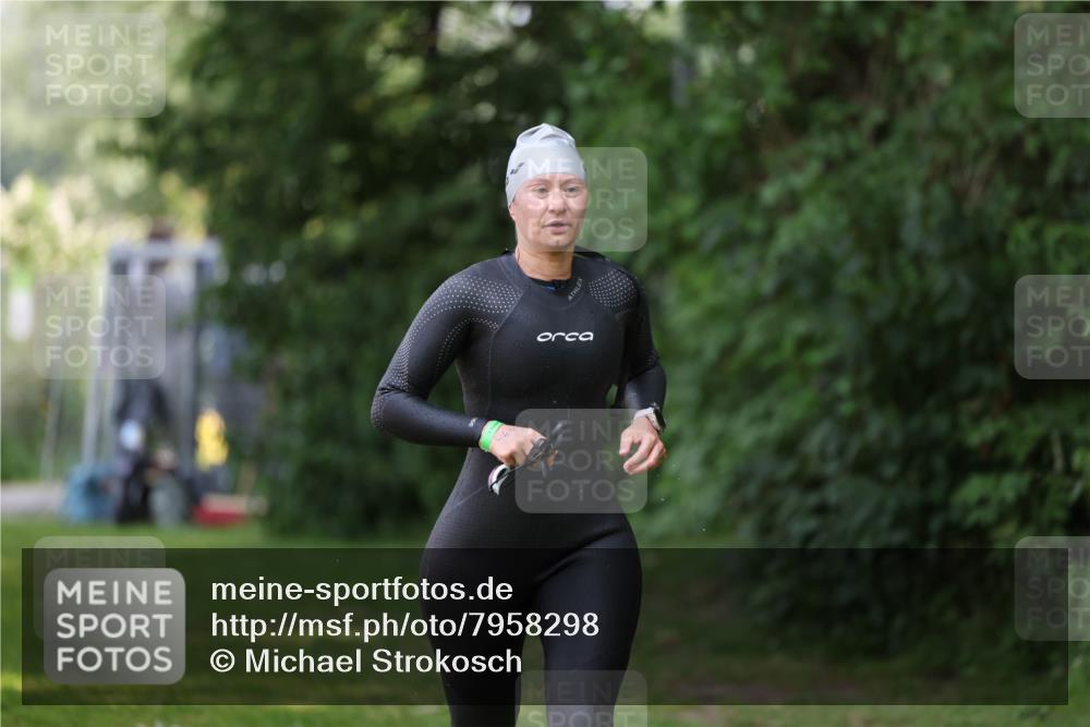 15.06.2025 - 7 Türme Triathlon Michael Strokosch http://msf.ph/oto/7958298 15.06.2025 12:39:27 Schwimmen 444, 517, 662 meine-sportfotos.de