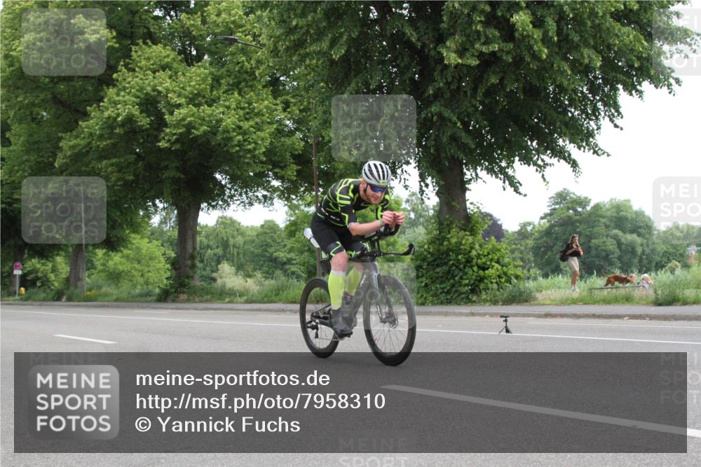 15.06.2025 - 7 Türme Triathlon Yannick Fuchs http://msf.ph/oto/7958310 15.06.2025 11:09:11 Radfahren  meine-sportfotos.de