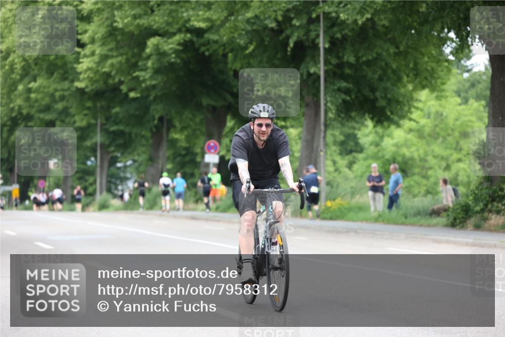 15.06.2025 - 7 Türme Triathlon Yannick Fuchs http://msf.ph/oto/7958312 15.06.2025 13:46:07 Radfahren 932, 997, 1129 meine-sportfotos.de