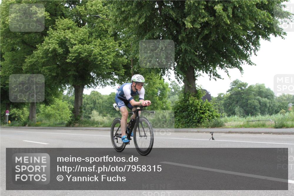 15.06.2025 - 7 Türme Triathlon Yannick Fuchs http://msf.ph/oto/7958315 15.06.2025 11:09:17 Radfahren  meine-sportfotos.de