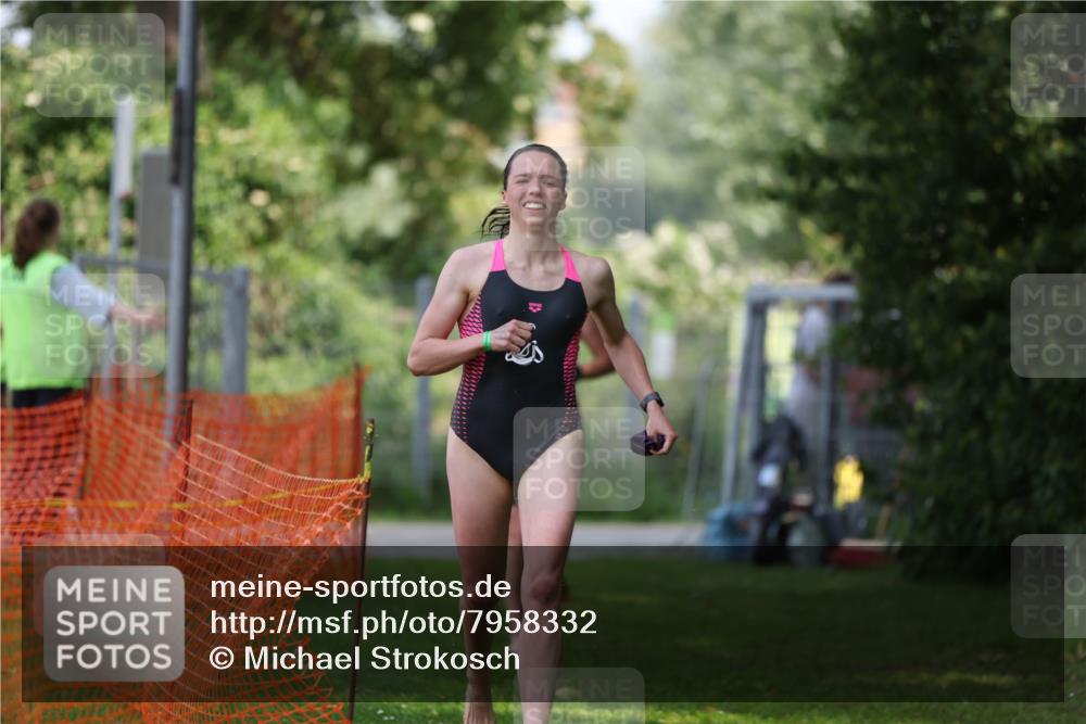 15.06.2025 - 7 Türme Triathlon Michael Strokosch http://msf.ph/oto/7958332 15.06.2025 12:39:44 Schwimmen 405, 484, 662 meine-sportfotos.de
