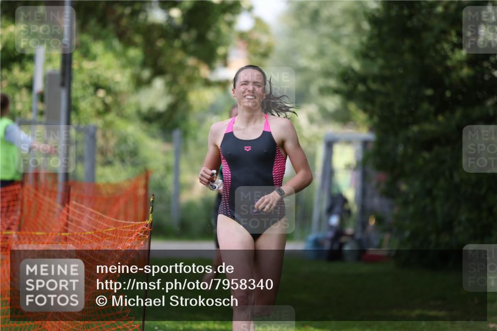 15.06.2025 - 7 Türme Triathlon Michael Strokosch http://msf.ph/oto/7958340 15.06.2025 12:39:45 Schwimmen 405, 484, 662 meine-sportfotos.de